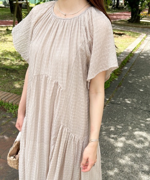 Bab(バブ)の「【選べるサイズ展開】前後2WAYシアーサッカーラメティアードワンピース(ワンピース・レディース・ネイビー/グレー/ベージュ・S/M)」の19枚目の写真