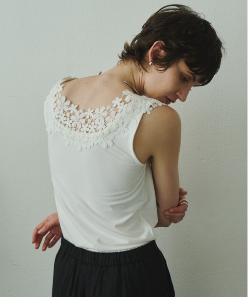 Plumel(プルメル)の「Round Lace Neck Tank Top / ラウンドレースネックタンクトップ(Tシャツ/カットソー・レディース・ブラック/グレー/オフホワイト・MEDIUM)」の2枚目の写真