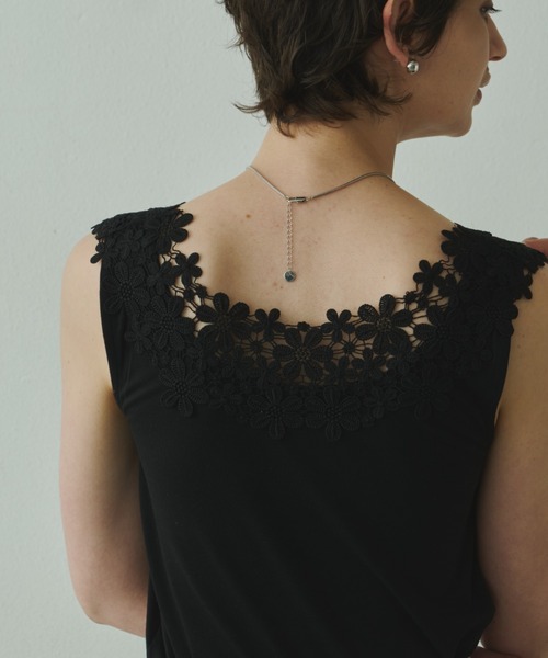 Plumel(プルメル)の「Round Lace Neck Tank Top / ラウンドレースネックタンクトップ(Tシャツ/カットソー・レディース・ブラック/グレー/オフホワイト・MEDIUM)」の15枚目の写真