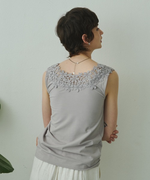 Plumel(プルメル)の「Round Lace Neck Tank Top / ラウンドレースネックタンクトップ(Tシャツ/カットソー・レディース・ブラック/グレー/オフホワイト・MEDIUM)」の4枚目の写真