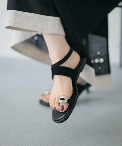 LAULEN(ローレン)の「silver motif thong sandals /シルバーモチーフトングサンダル(サンダル・レディース・キャメル/ブラック・23cm/24cm/24.5cm)」の9枚目の写真