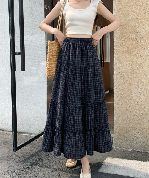 AMAJI(アマジ)の「チェック柄 切替 ティアード Aライン ロング丈 スカート(スカート・レディース・ネイビー・LARGE/MEDIUM/SMALL)」の5枚目の写真