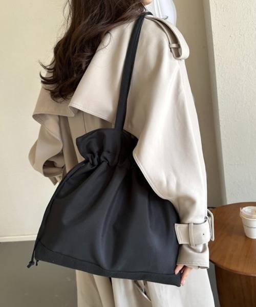 Beststore(ベストストア)の「大人可愛い 2way 巾着トートバッグ A4収納可 軽量 マザーズバッグ(トートバッグ・レディース・イエロー/オフホワイト/ブラック/ベージュ・FREE)」の6枚目の写真