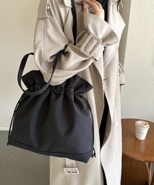 Beststore(ベストストア)の「大人可愛い 2way 巾着トートバッグ A4収納可 軽量 マザーズバッグ(トートバッグ・レディース・イエロー/オフホワイト/ブラック/ベージュ・FREE)」の5枚目の写真