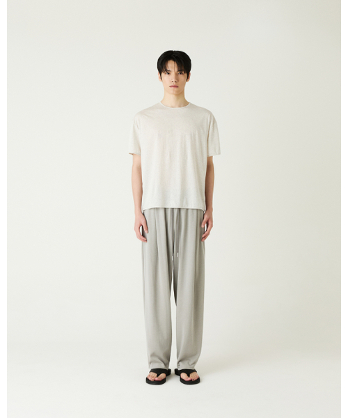 THEENDQUESTION(ジエンドクエスチョン)の「Relax tuck pants / GRAY(その他パンツ・レディース・その他・FREE)」の2枚目の写真