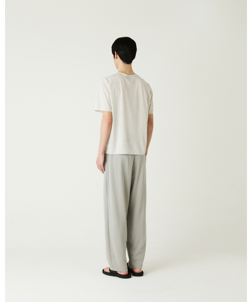 THEENDQUESTION(ジエンドクエスチョン)の「Relax tuck pants / GRAY(その他パンツ・レディース・その他・FREE)」の4枚目の写真