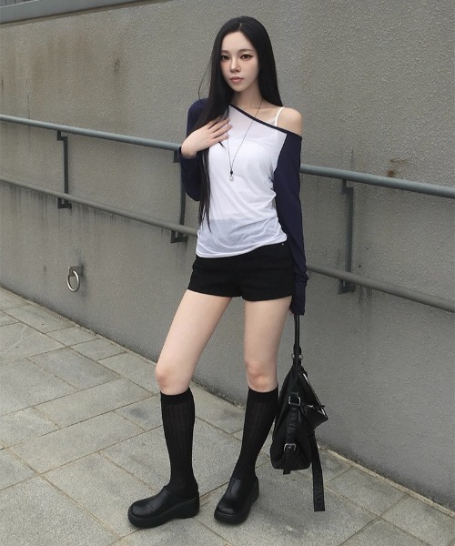 anyonemore(エニワンモア)の「バンディングストラップショートパンツ(その他パンツ・レディース・ブラック・LARGE/MEDIUM/SMALL)」の12枚目の写真