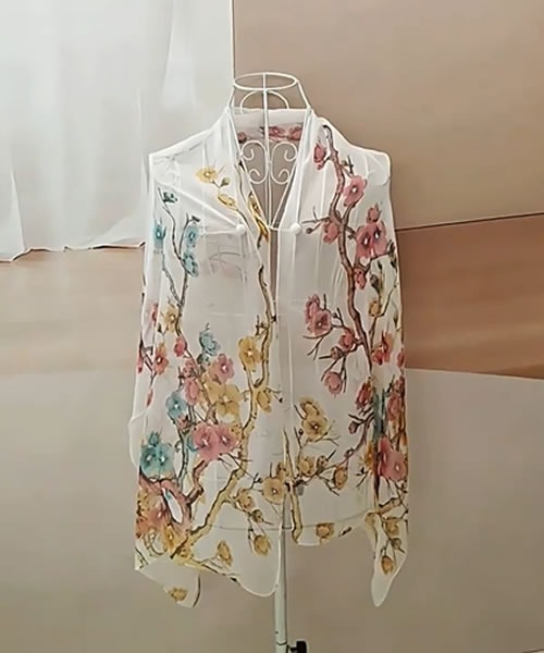 Pittok(ピットク)の「水彩風花柄シフォンロングスカーフ(バンダナ/スカーフ・レディース・ホワイト/ピンク/グリーン/ライトグリーン・ONE SIZE)」の5枚目の写真