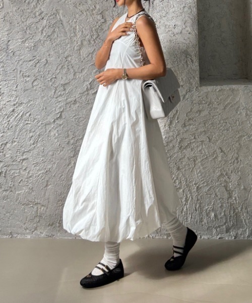 Aelina(エリナ)の「ノースリーブワンピース(ワンピース・レディース・ブラック/ホワイト・FREE)」の10枚目の写真