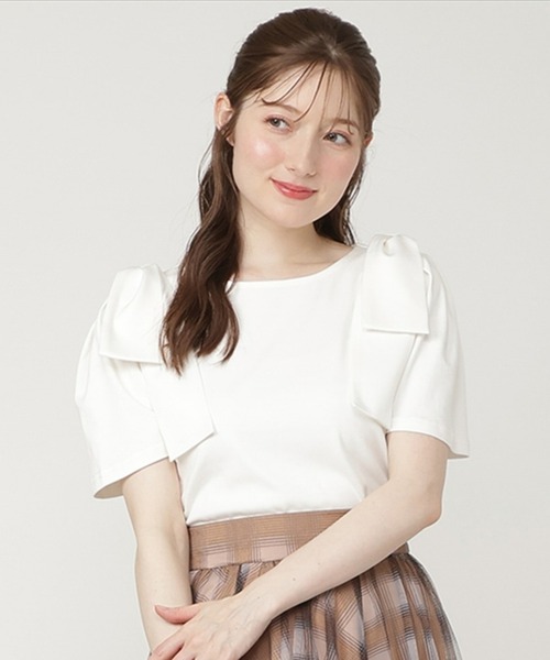 SWINGLE（スウィングル）の「ショルダーリボンTシャツ（Tシャツ/カットソー・レディース・ピンク/オフホワイト/ブラック・FREE）」の2枚目の写真
