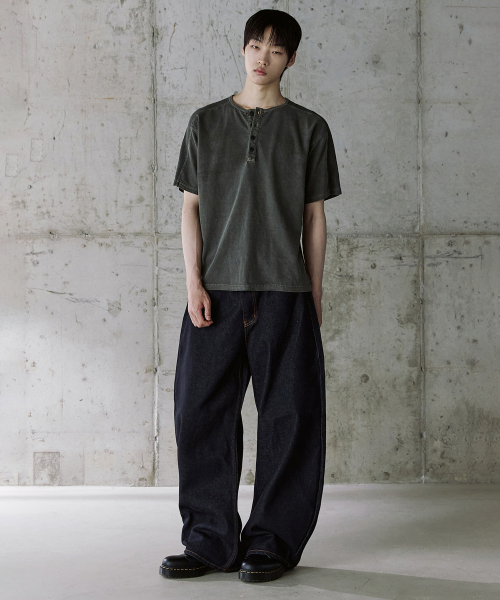 P.IN.O(ピインオ)の「ピグメントワッフルレイヤードショートスリーブ - カーキ(Tシャツ/カットソー・メンズ・その他・MEDIUM/LARGE/SMALL)」の2枚目の写真