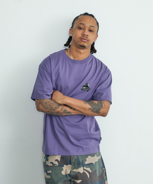 XLARGE(エクストララージ)の「EMBROIDERED SLANTED OG S/S TEE(Tシャツ/カットソー・メンズ・ブラック/ホワイト/アッシュ/パープル・XL/L/M/XXL/S/XS)」の4枚目の写真