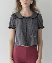 a lacy blouse (black check)