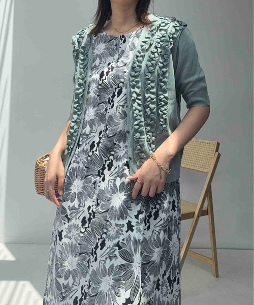 AS KNOW AS plus（アズノゥアズプラス）の「〇【接触冷感・UVカット】インド 総柄バサリとゆったり ノースリーブワンピース（ワンピース・レディース・ホワイト系/ブルー系/ホワイト系1・FREE）」の17枚目の写真
