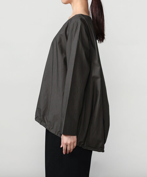 mizuiroind(ミズイロインド)の「mizuiro ind | ドローストリング クルーネックプルオーバー WOMEN(シャツ/ブラウス・レディース・オフホワイト/ダークグレー・F)」の10枚目の写真