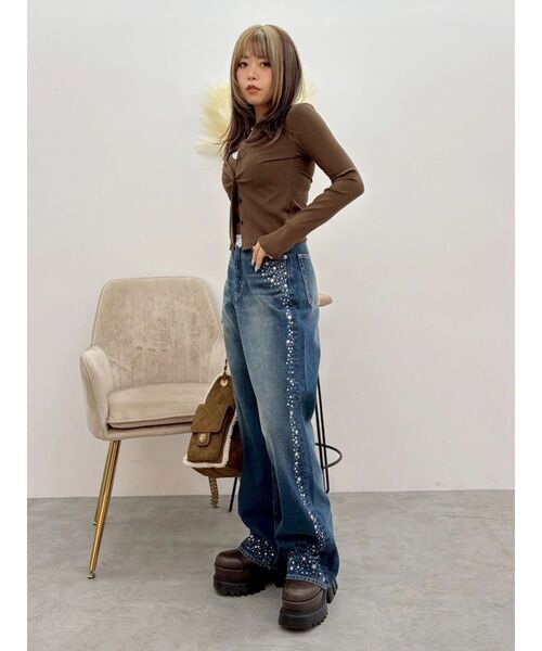 EVRIS(エヴリス)の「スターラインストーンワイドデニムパンツ(デニムパンツ・レディース・インディゴブルー/ブラック・SMALL/MEDIUM)」の14枚目の写真