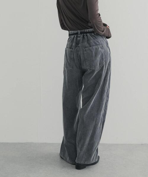 URBAN RESEARCH DOORS(アーバンリサーチドアーズ)の「ウォッシュドコーデュロイパンツ(その他パンツ・レディース・アイボリー/チャコールグレー・MEDIUM/SMALL)」の16枚目の写真