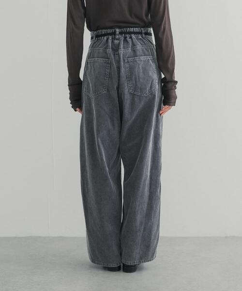 URBAN RESEARCH DOORS(アーバンリサーチドアーズ)の「ウォッシュドコーデュロイパンツ(その他パンツ・レディース・アイボリー/チャコールグレー・MEDIUM/SMALL)」の21枚目の写真