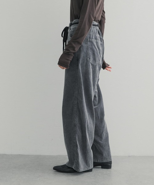 URBAN RESEARCH DOORS(アーバンリサーチドアーズ)の「ウォッシュドコーデュロイパンツ(その他パンツ・レディース・アイボリー/チャコールグレー・MEDIUM/SMALL)」の19枚目の写真
