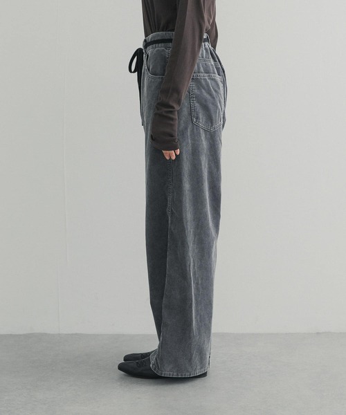 URBAN RESEARCH DOORS(アーバンリサーチドアーズ)の「ウォッシュドコーデュロイパンツ(その他パンツ・レディース・アイボリー/チャコールグレー・MEDIUM/SMALL)」の12枚目の写真