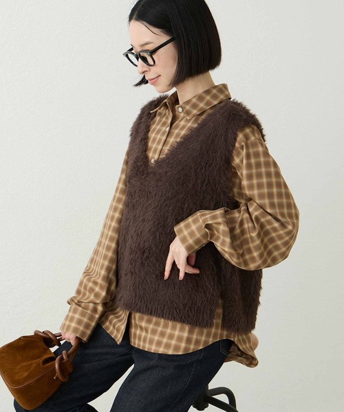 Aunely（オーネリー）の「【Aunely】＜hugもこ＞やわらかシャギーニットベスト（ベスト・レディース・ダークブラウン/カーキ/ライトグレー/アイボリー/チャコールグレー/ブラック・FREE）」の5枚目の写真