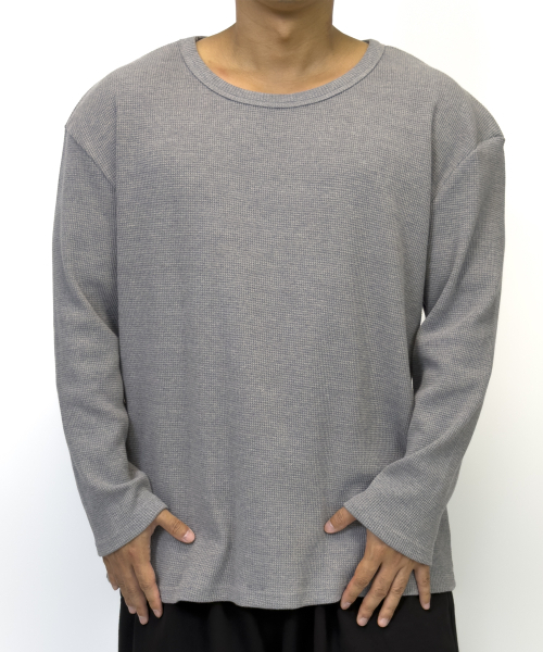 PACIENCIA(パシエンシア)の「ワッフルUネック オーバーサイズ ロングスリーブ グレー(Tシャツ/カットソー・メンズ・その他・LARGE/X-LARGE/XX-LARGE)」の2枚目の写真