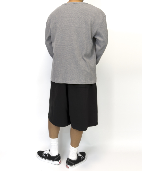 PACIENCIA(パシエンシア)の「ワッフルUネック オーバーサイズ ロングスリーブ グレー(Tシャツ/カットソー・メンズ・その他・LARGE/X-LARGE/XX-LARGE)」の5枚目の写真