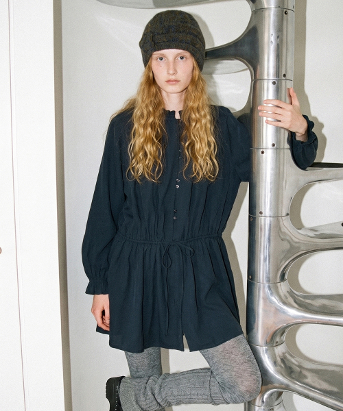 SINOON(シヌーン)の「Romantic Shirring Mini Dress (Navy)(ワンピース・レディース・ネイビー・FREE)」の1枚目の写真
