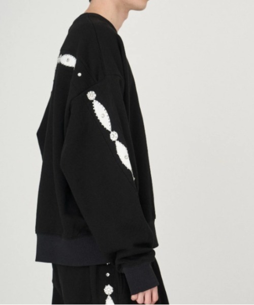 DISCOVERED(ディスカバード)の「DISCOVERED(ディスカバード)STUD'S PULLOVER|BLACK(スウェット・メンズ・ブラック・3/1)」の5枚目の写真