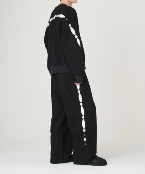 DISCOVERED(ディスカバード)の「DISCOVERED(ディスカバード)STUD'S PULLOVER|BLACK(スウェット・メンズ・ブラック・3/1)」の8枚目の写真