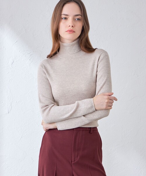 MACKINTOSH LONDON（マッキントッシュ ロンドン）の「クリアニットタートル（ニット/セーター・レディース・ライトブルー/レッド系その他3/ブルー系その他4/ブラウン系その他4/オフホワイト/ネイビー/ベージュ/ブラック・38/40）」の4枚目の写真