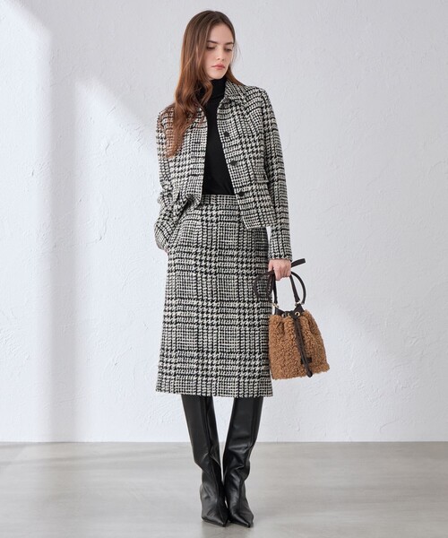 MACKINTOSH LONDON（マッキントッシュ ロンドン）の「クリアニットタートル（ニット/セーター・レディース・ライトブルー/レッド系その他3/ブルー系その他4/ブラウン系その他4/オフホワイト/ネイビー/ベージュ/ブラック・38/40）」の21枚目の写真