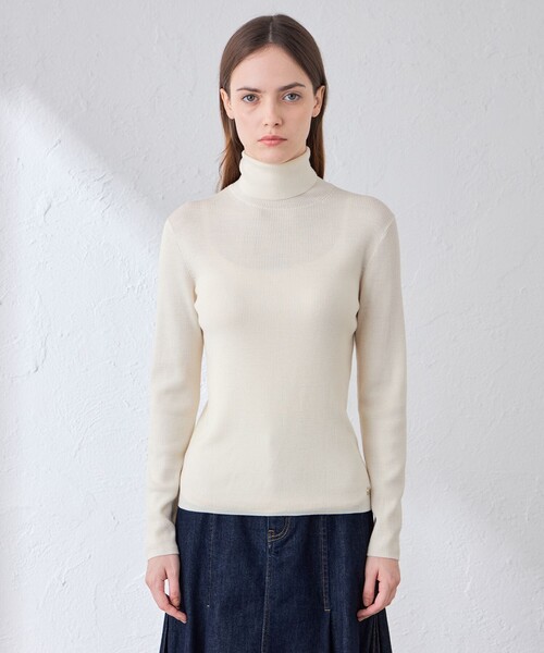 MACKINTOSH LONDON（マッキントッシュ ロンドン）の「クリアニットタートル（ニット/セーター・レディース・ライトブルー/レッド系その他3/ブルー系その他4/ブラウン系その他4/オフホワイト/ネイビー/ベージュ/ブラック・38/40）」の16枚目の写真