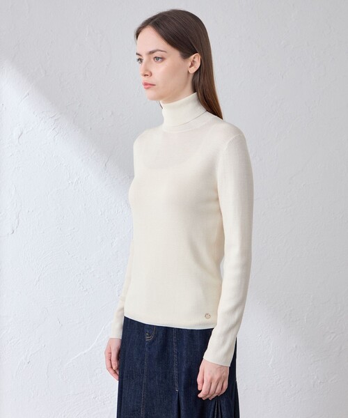 MACKINTOSH LONDON（マッキントッシュ ロンドン）の「クリアニットタートル（ニット/セーター・レディース・ライトブルー/レッド系その他3/ブルー系その他4/ブラウン系その他4/オフホワイト/ネイビー/ベージュ/ブラック・38/40）」の17枚目の写真