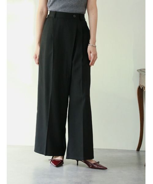 fifth(フィフス)の「【cestmignon_mauセレクト】ラップ風タックワイドパンツ(その他パンツ・レディース・ライトグレー/ブラック/ブラウン・XS/M)」の2枚目の写真
