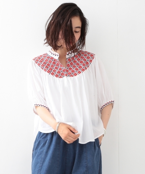 trepied（トレピエ）の「trepied / シシュウ プルオーバーブラウス（シャツ/ブラウス・レディース・ホワイト/ブラック・ONE SIZE）」の3枚目の写真