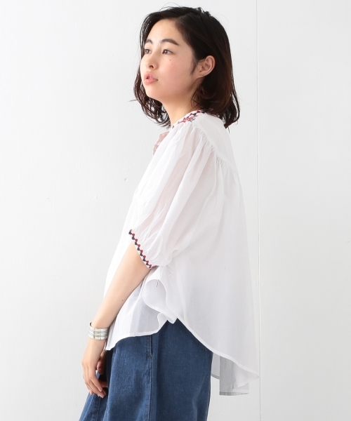 trepied（トレピエ）の「trepied / シシュウ プルオーバーブラウス（シャツ/ブラウス・レディース・ホワイト/ブラック・ONE SIZE）」の5枚目の写真