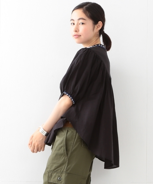 trepied（トレピエ）の「trepied / シシュウ プルオーバーブラウス（シャツ/ブラウス・レディース・ホワイト/ブラック・ONE SIZE）」の7枚目の写真