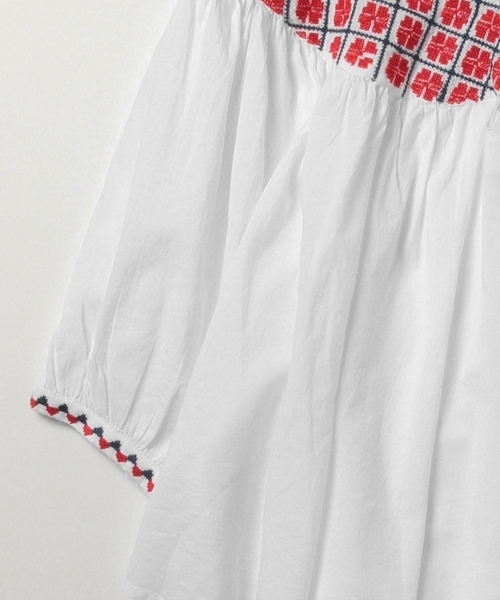 trepied（トレピエ）の「trepied / シシュウ プルオーバーブラウス（シャツ/ブラウス・レディース・ホワイト/ブラック・ONE SIZE）」の12枚目の写真