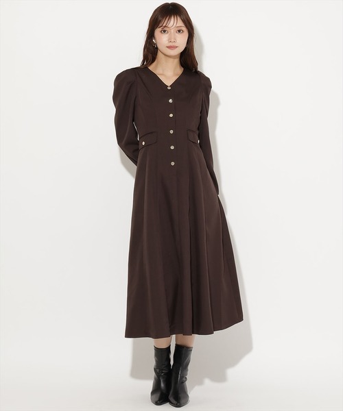 AND COUTURE(アンドクチュール)の「Vネックパフスリーブワンピース(ワンピース・レディース・ベージュ/ブラウン/ネイビー・FREE)」の6枚目の写真