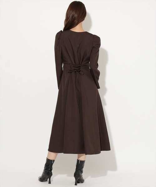 AND COUTURE(アンドクチュール)の「Vネックパフスリーブワンピース(ワンピース・レディース・ベージュ/ブラウン/ネイビー・FREE)」の8枚目の写真