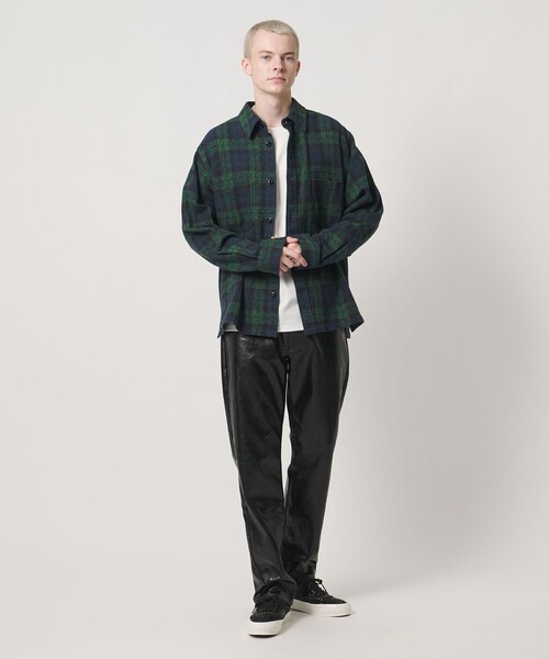 UNITED ARROWS & SONS(ユナイテッドアローズアンドサンズ)の「<UNITED ARROWS & SONS> LTHR LIKE NP ST PANTS/パンツ(その他パンツ・メンズ・ベージュ/ブラック・L/XL/S/M)」の1枚目の写真