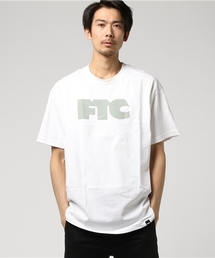 FTC OGロゴ Tシャツ 定番デザイン 着回し抜群 25SPモデル ロゴ FTC（エフティーシー）の「FTC OG LOGO（Tシャツ/カットソー