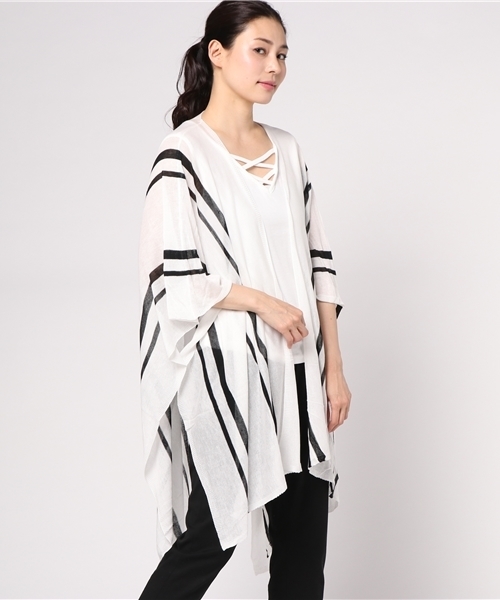 VENCEEXCHANGE（ヴァンスエクスチェンジ）の「ストライプポンチョアンサンブル（カーディガン/ボレロ・レディース・オフホワイト/ライトブラウン/ブラック・MEDIUM）」の2枚目の写真