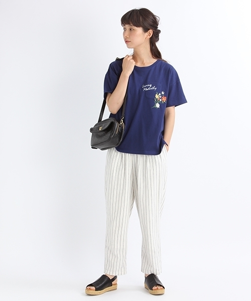 studio CLIP(スタディオクリップ)の「ポケットフラワー刺繍プルオーバー(Tシャツ/カットソー・レディース・スモーク/オフホワイト/ブルー・LARGE/MEDIUM)」の6枚目の写真