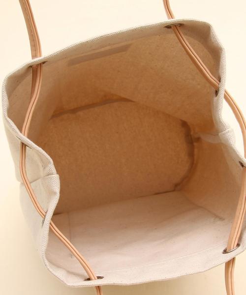 coen(コーエン)の「キャンバスコンビ巾着ショルダーバッグ(ショルダーバッグ・レディース・ナチュラル/ネイビー・FREE)」の7枚目の写真