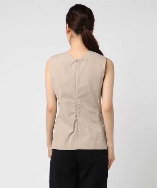 HELIOPOLE(エリオポール)の「JANE SMITH FRONT CROSS VEST(ベスト・レディース・ベージュ/カーキ・38)」の3枚目の写真