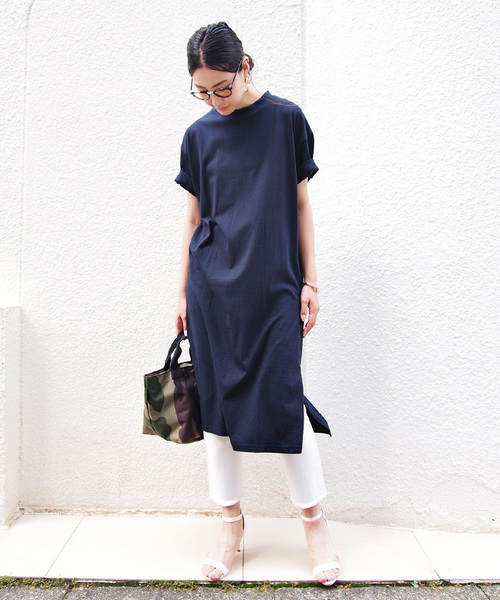 andme(アンドミー)の「マキシ丈半袖Tシャツワンピース(ワンピース・レディース・ブラック/オフホワイト/ベージュ/ネイビー/カーキ/ライトグレー・M/L)」の6枚目の写真