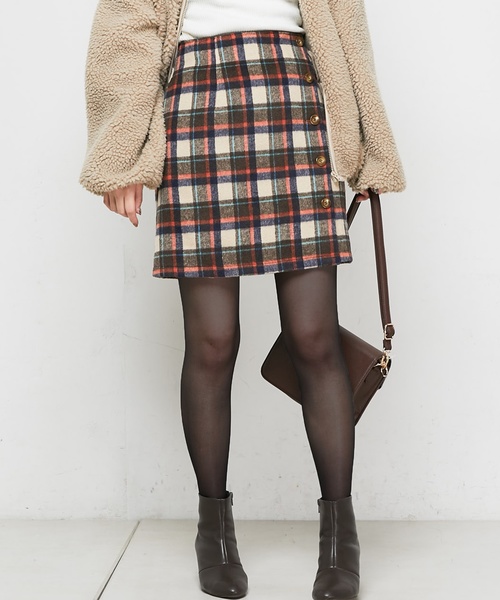 natural couture(ナチュラルクチュール)の「起毛チェックミニスカート(スカート・レディース・グレー系その他/ブラウン系その他/ブルー系その他/オレンジ系その他・FREE)」の4枚目の写真