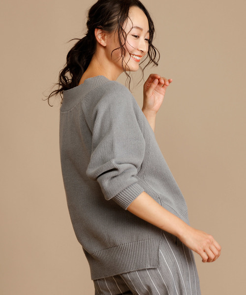 Munich（ミューニック）の「ピーチコットンタック編みニットVネックプルオーバー（ニット/セーター・レディース・ブラウン/グレー/ピンク/ライトベージュ・FREE）」の8枚目の写真